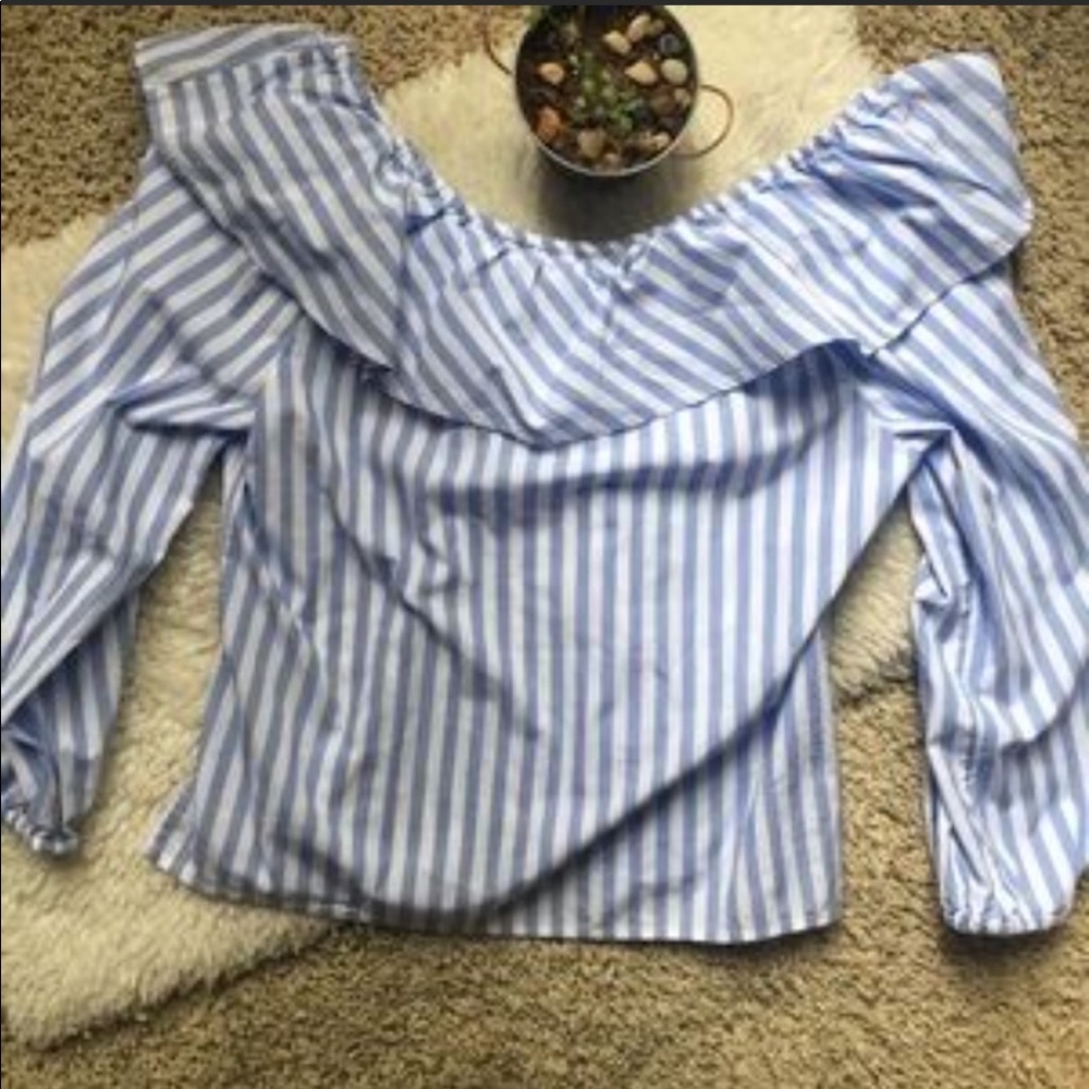 Off shoulder Striped Ruffle top medium - Picture 5 of 7